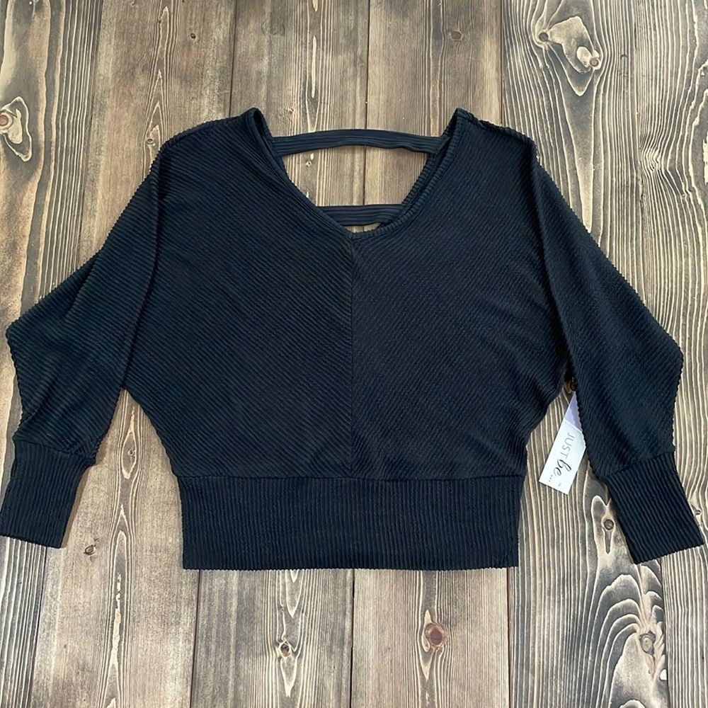 🌟Host Pick🌟Women’s Black Double V Top - Picture 1 of 4